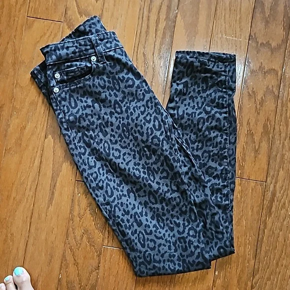 GAP Black and Grey Leopard Print Jeggings - Picture 3 of 5
